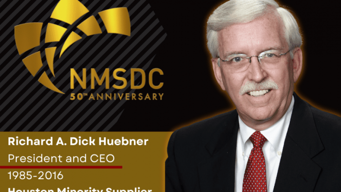 Aniversario del NMSDC Richard A. _Dick_ Huebner-411 Foto de Dick Huebner y logotipo del 50 aniversario
